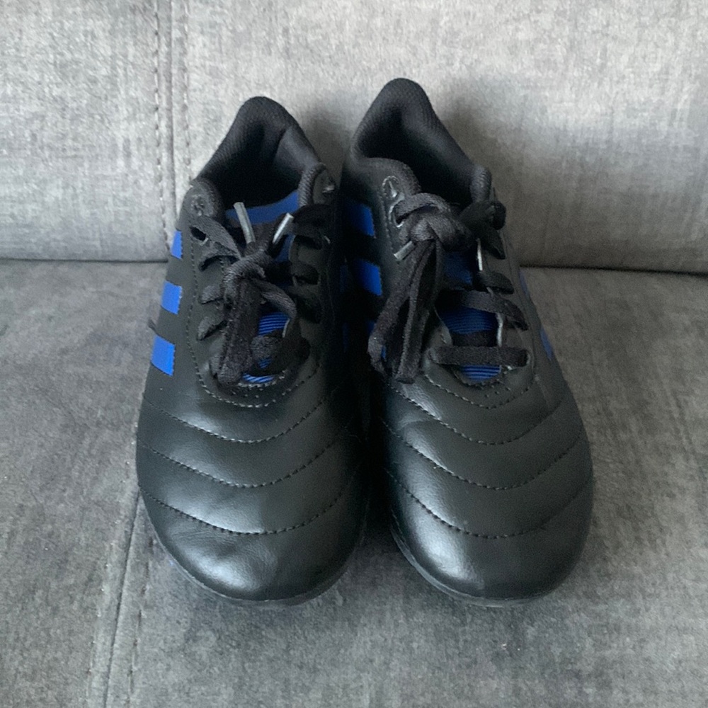 Boys soccer cleats